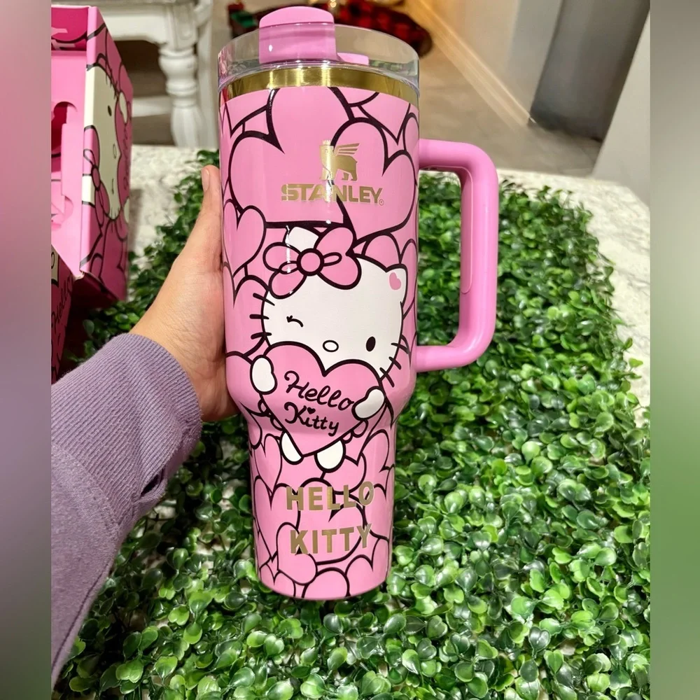 Customized Hello Kitty Pink glossy Stanley - Picture 7 of 7